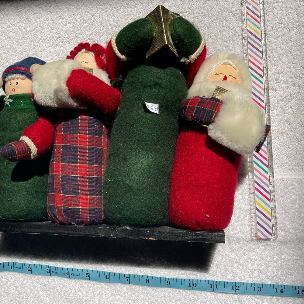 Magic Power Co. Christmas Carollers On A Stand - Vintage